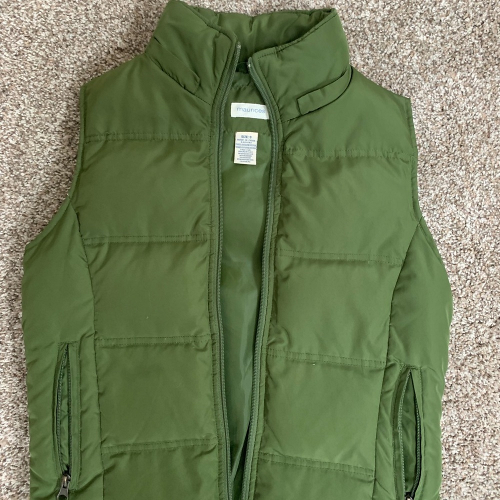 Maurice’s Vest size Small